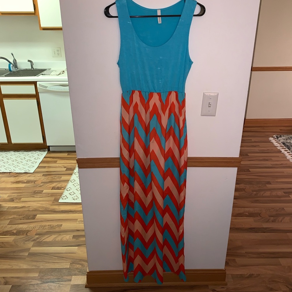 Zig-Zag Pattern Maxi Dress